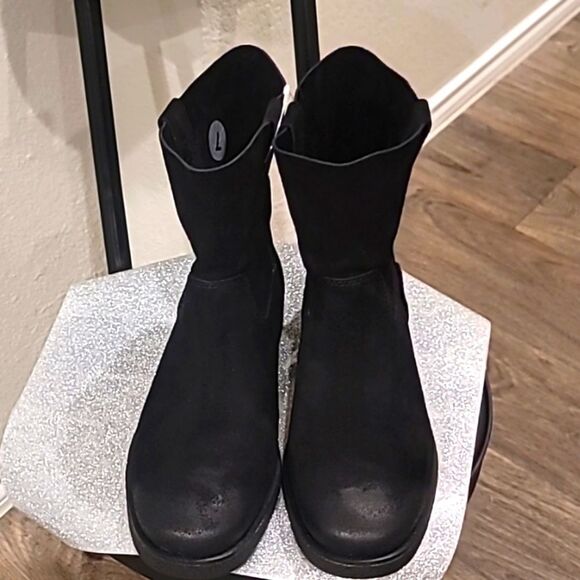 Ugg Josefene Short Boot- Black - Picture 10 of 10